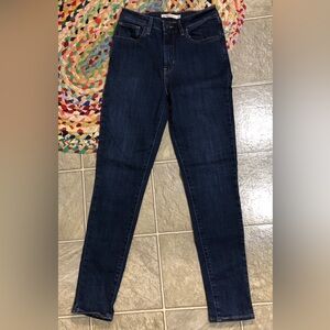 EUC Women’s Levi’s 721 High Rise Skinny Jeans